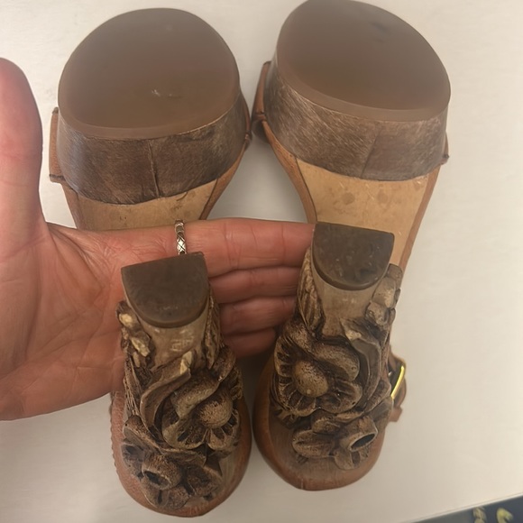 Miu Miu wood flower heels- size 36.5 - Picture 4 of 5